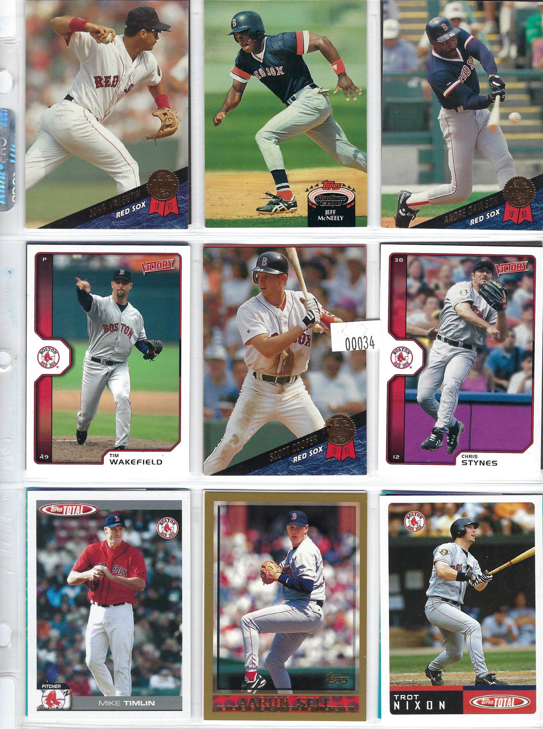 Lot: 34 Card Sleeve of Baseball Cards